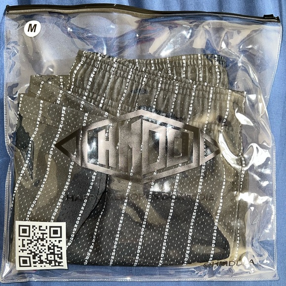 New Happy Memories Don’t Die NYC pinstripe basketball shorts size Medium - Picture 3 of 4